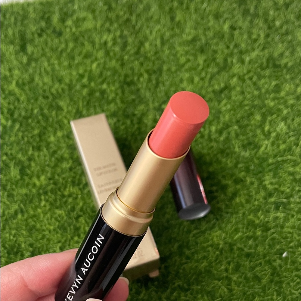 🆕 Kevyn Aucoin Matte Lipstick in For Keeps